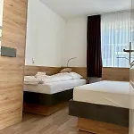 Wellness- & Haus Am 4*