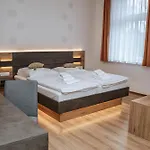 Wellness- & Haus Am 4*