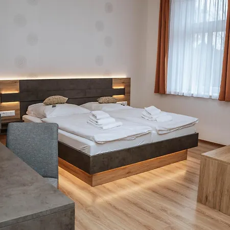 Wellness- & Haus Am 4*