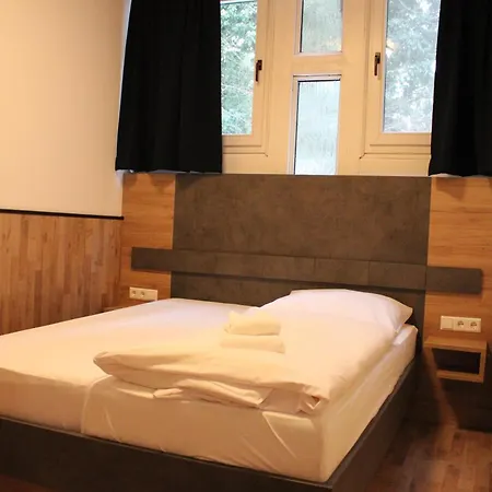 Wellness- & Haus Am 4*