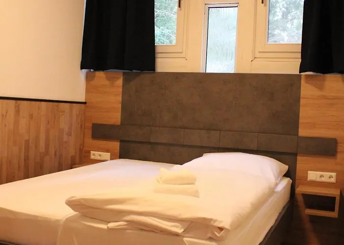 Wellness- & Haus Am 4*